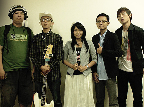 FEATURE ARTICLE>>>INDONESIAN MUSIC